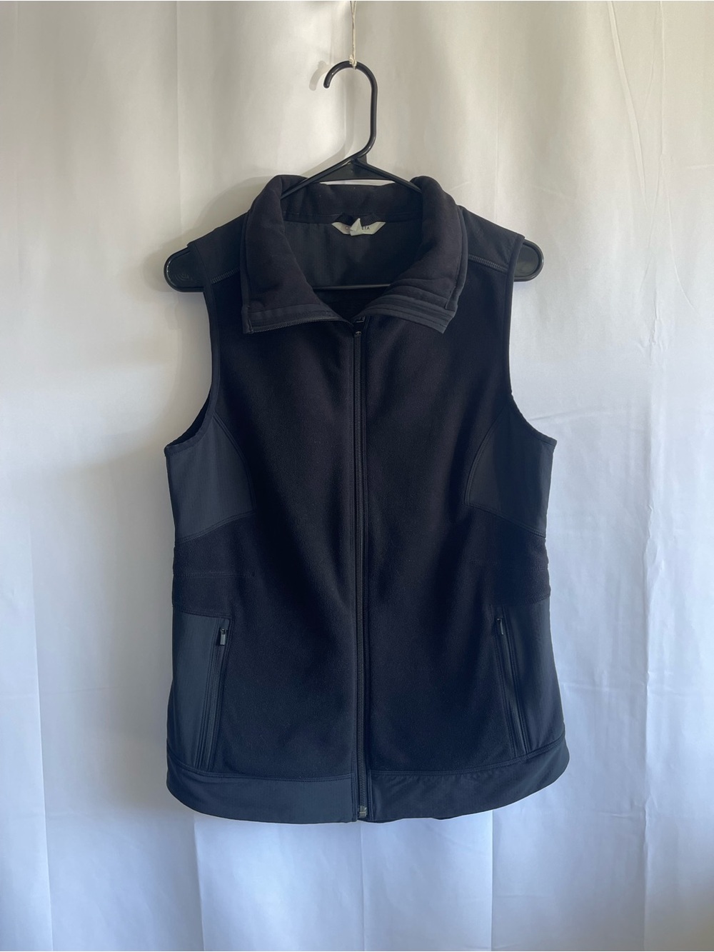 Athleta Black Full-Zip Fleece Vest